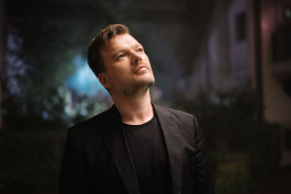 is-layout non-narrative